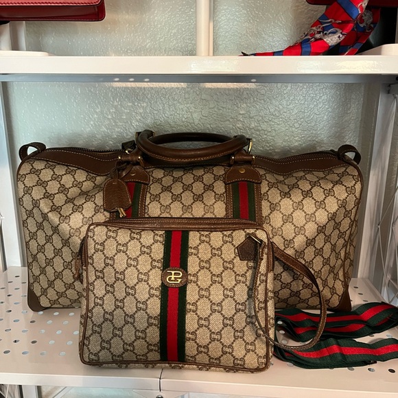 Bundle Gucci Brown Monogram Duffel Bag with Signature Stripes with wristlet gucc - Picture 1 of 2